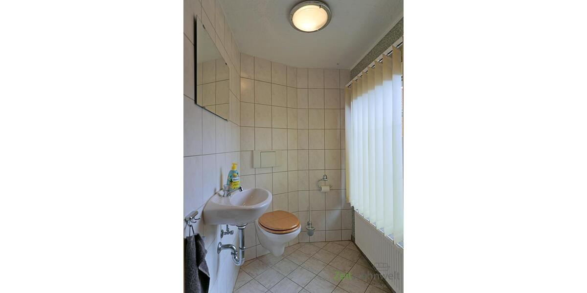 separates WC