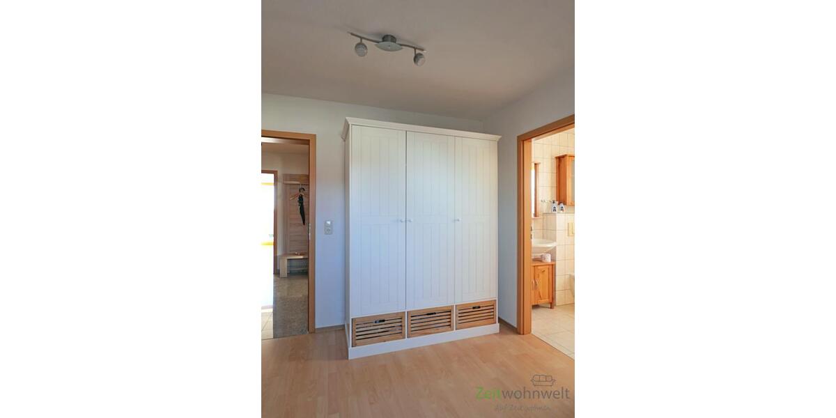 großer Kleiderschrank