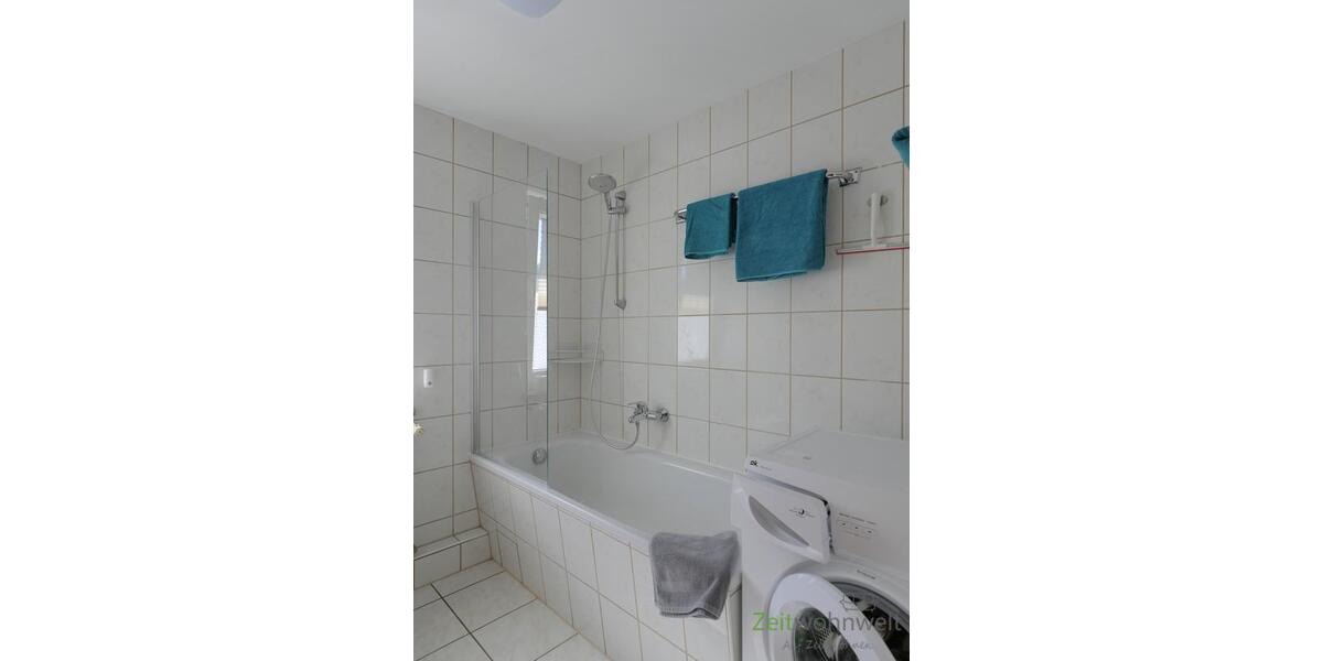 Wanne und Waschmaschine