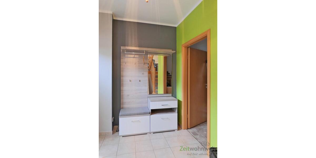 Flurgarderobe und Hauswirtschaftsraum