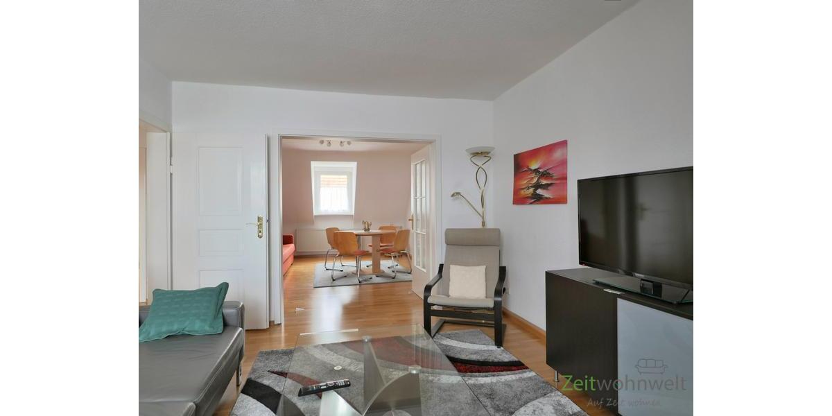 Blick vom Wohnzimmer zum Esszimmer