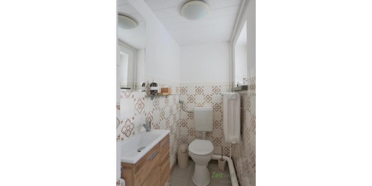 separates WC
