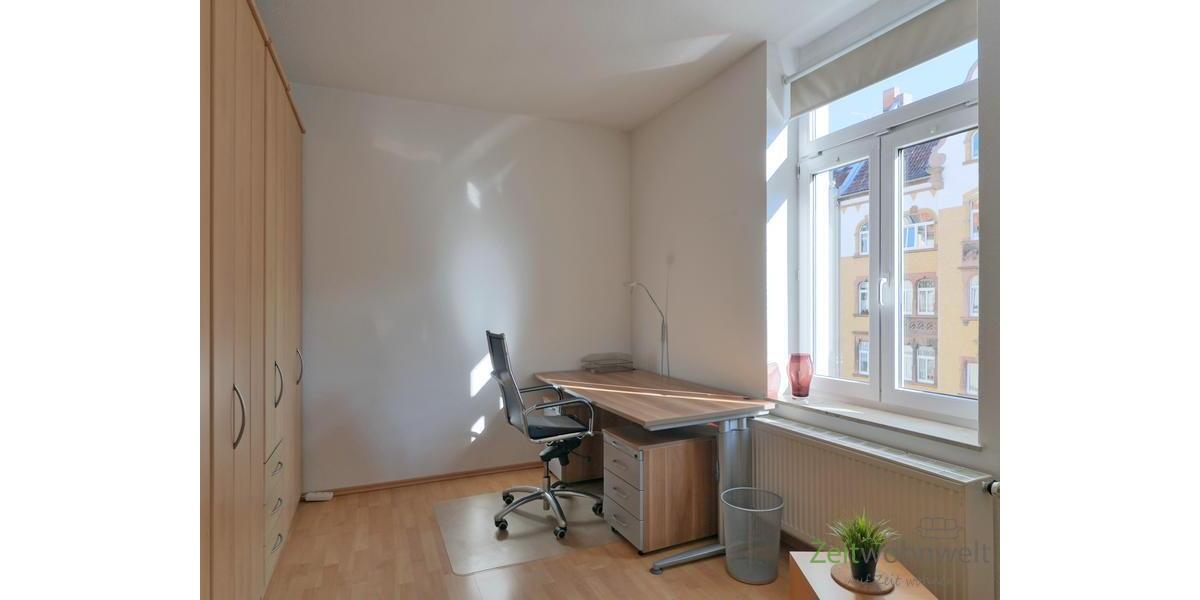Blick zum Schreibtisch