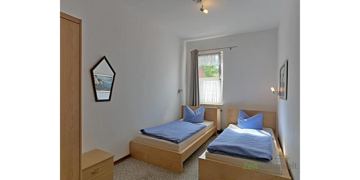Schlafzimmer mit Kleiderschrank