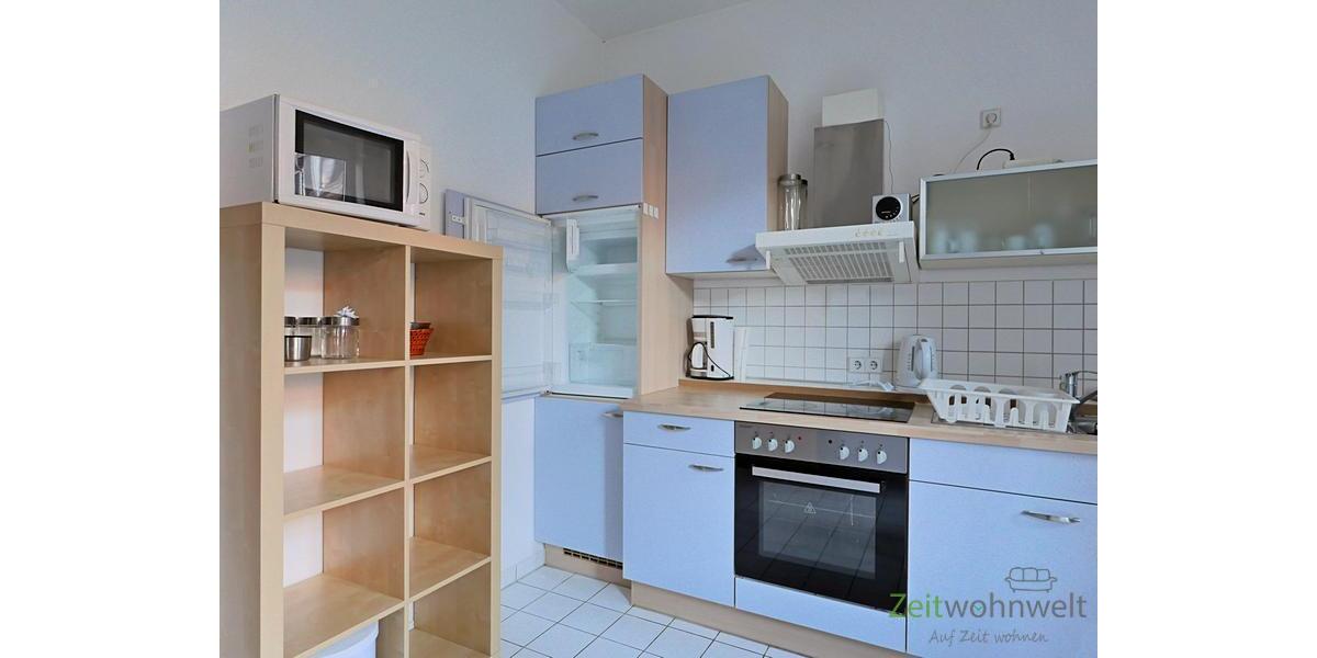 Mikrowelle, Kühlschrank, Herd