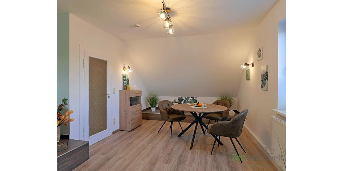 Esstisch im Wohnzimmer