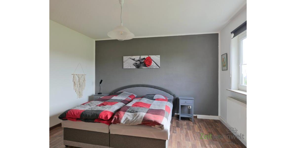 Doppelbett im Schlafzimmer
