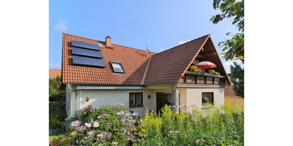 Außenansicht im Hochsommer