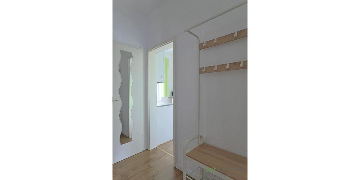 Wohnungsflur mit Garderobe
